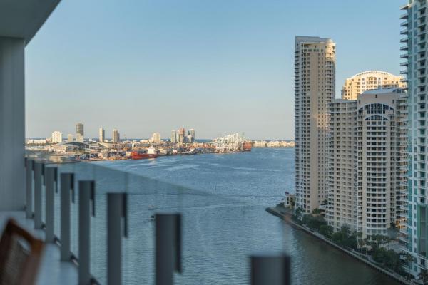 300 Biscayne Boulevard Way WAY #2004, Miami, Florida 33131, image 1