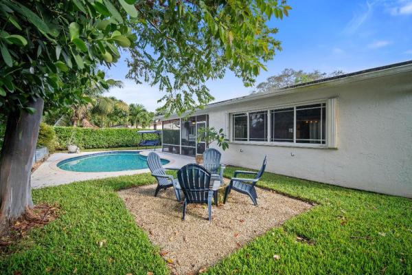 10611 NW 18th Pl, Pembroke Pines, Florida 33026, image 1