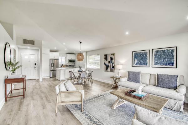 Club Cottages, 130 Club Dr, Palm Beach Gardens, Florida 33418, image 2