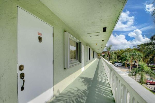 Regal Palms, 3100 Springdale Blvd #310, Palm Springs, Florida 33461, image 1