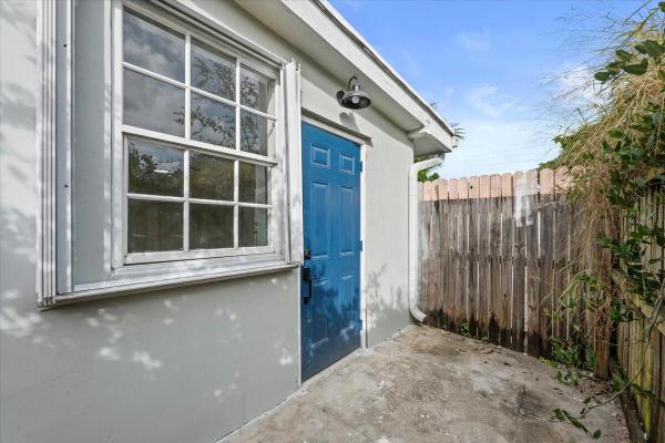 Lake Worth Town, 424 N B St, Lake Worth Beach, Florida 33460, image 1