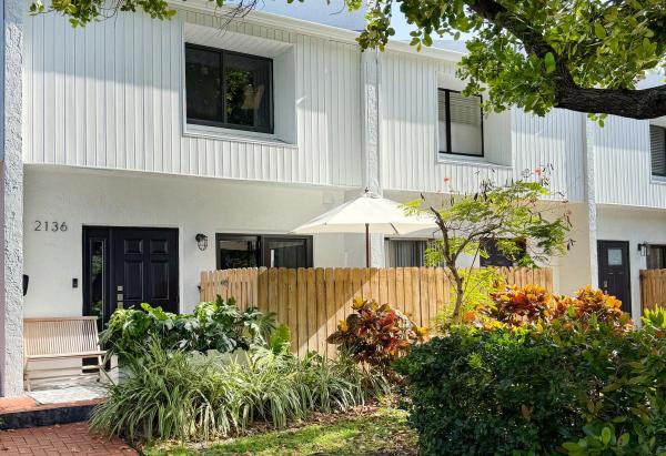 Townhomes Of Lighthouse Point, 2136 NE 44th St #4, Lighthouse Point, Florida 33064, image 1