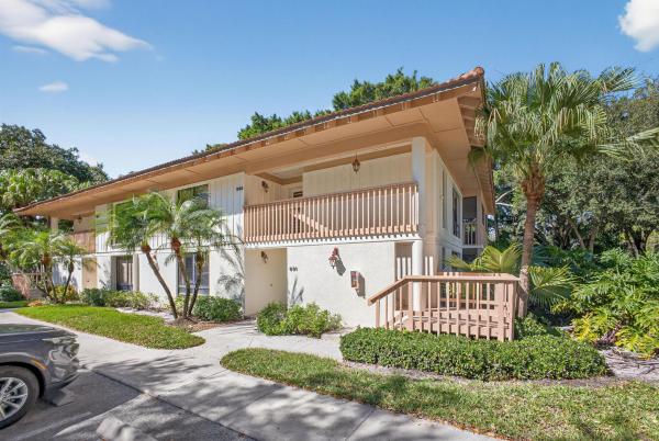 605 Brackenwood Cv, Palm Beach Gardens, Florida 33418, image 1