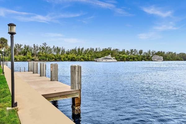 Rogers East, 900 NE Spanish River Blvd #0090, Boca Raton, Florida 33431, image 2