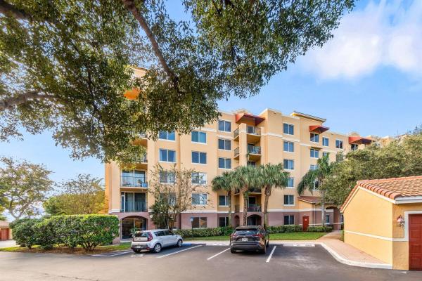 Hypoluxo's Mariner's Cay, 1000 Scotia Dr #105, Hypoluxo, Florida 33462, image 1