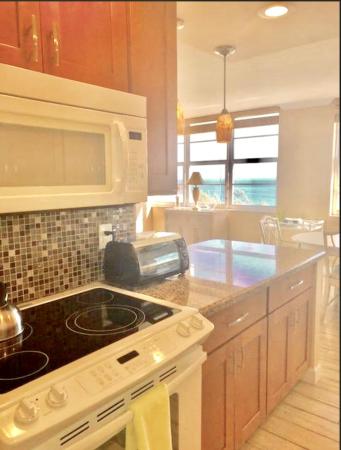 Boca Towers, 2121 N Ocean Blvd #1208E, Boca Raton, Florida 33431, image 2