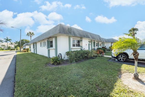Gately At Cresthaven Townhomes, 2638 E Gately Dr #83, West Palm Beach, Florida 33415, image 2