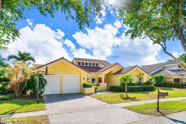 Colonnade At Glen Oaks, 2652 NW 49th St, Boca Raton, Florida 33434, image 1