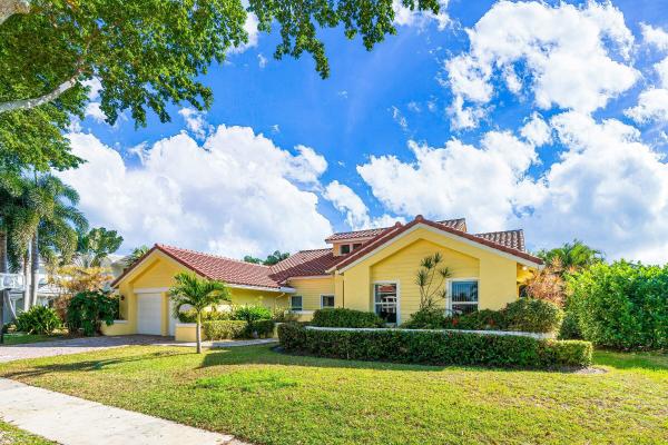 Colonnade At Glen Oaks, 2652 NW 49th St, Boca Raton, Florida 33434, image 2