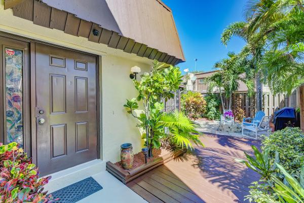 Cedar Gardens Townhouses, 3530 E Gardens East Dr #B, Palm Beach Gardens, Florida 33410, image 2