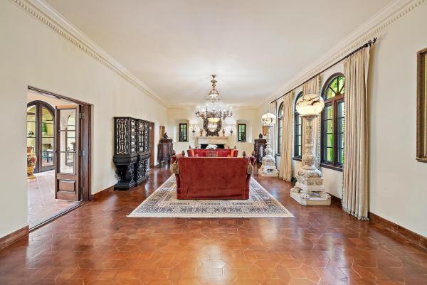 Vita Serena, 143 Clarendon Ave, Palm Beach, Florida 33480, image 3