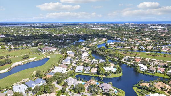 The Loxahatchee Club At Maplewood, 204 Chinook Ln, Jupiter, Florida 33458, image 1