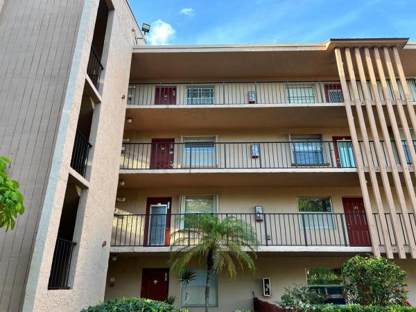 Palm Lakes, 7591 NW 1st St #401, Margate, Florida 33063, image 1