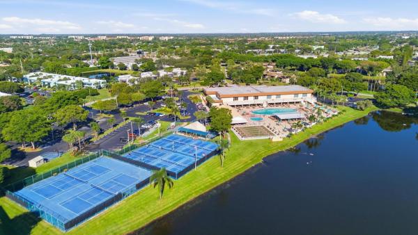 Watersedge At Lakes Of Delray, 15244 Lakes Of Delray Blvd #203, Delray Beach, Florida 33484, image 2