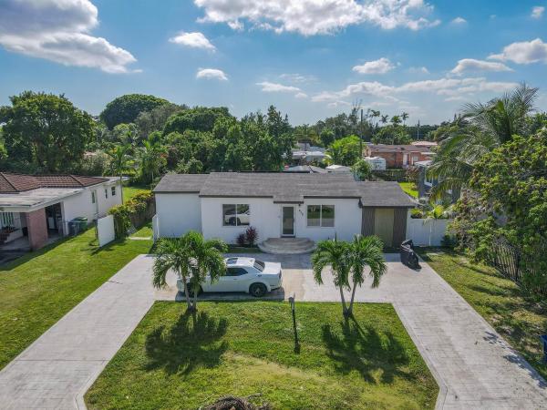 420 NW 145th St, Miami, Florida 33168, image 1