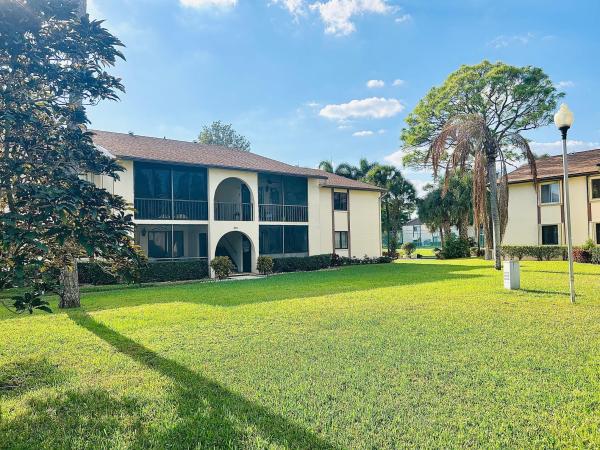 Pine Ridge South 3, 301 Knotty Pine Cir #B-1, Greenacres, Florida 33463, image 1