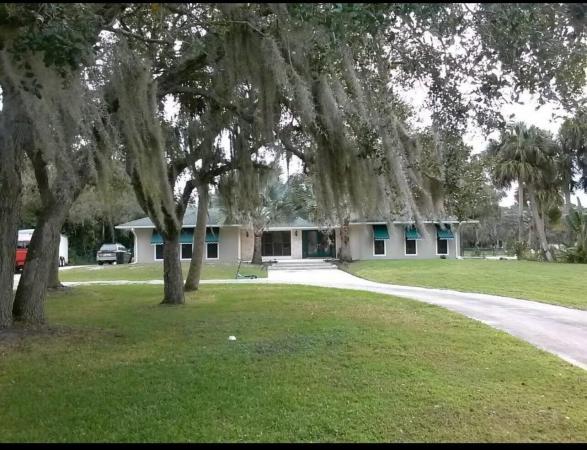 Hawley Acres, 3650 S 25th St, Fort Pierce, Florida 34981, image 1