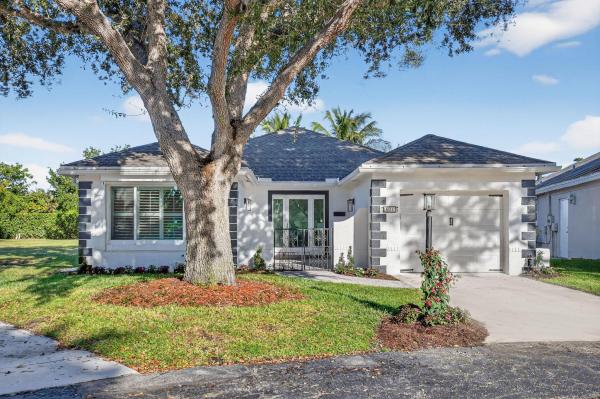 Lincolnwood Village, 501 SW 1st St, Boca Raton, Florida 33432, image 1
