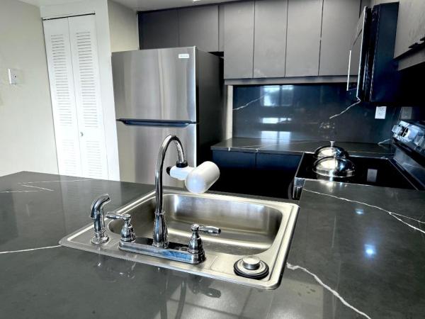 Bella Lago Vista At Clear Lake Club, 752 Executive Center Dr #112, West Palm Beach, Florida 33401, image 1