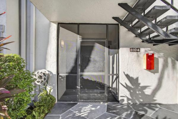 Golf Cottages, 11267 Pond View Dr #B104, Wellington, Florida 33414, image 1