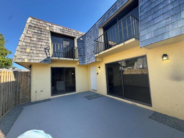 Lakewood Of Palm Springs, 172 Lake Arbor Dr, Palm Springs, Florida 33461, image 1