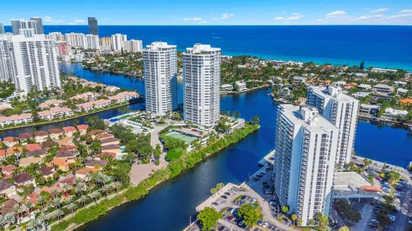 Waterview 2, 20515 E Country Club Dr #345, Aventura, Florida 33180, image 1