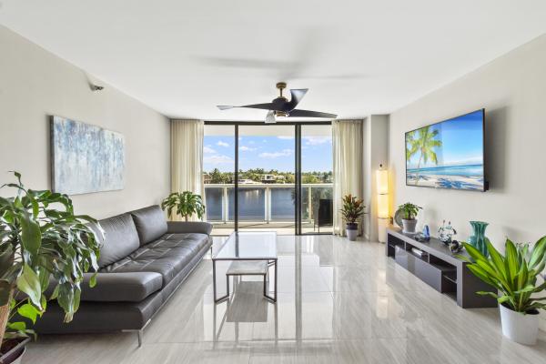 Waterview 2, 20515 E Country Club Dr #345, Aventura, Florida 33180, image 2