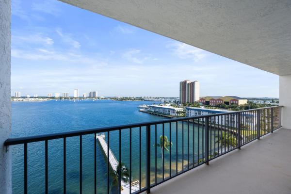 Lake Harbor Cove, 3040 Lake Shore Dr #Ph 2, Riviera Beach, Florida 33404, image 1