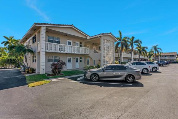 Venetian Park Gardens, 2131 NE 42nd Ct #211E, Lighthouse Point, Florida 33064, image 1