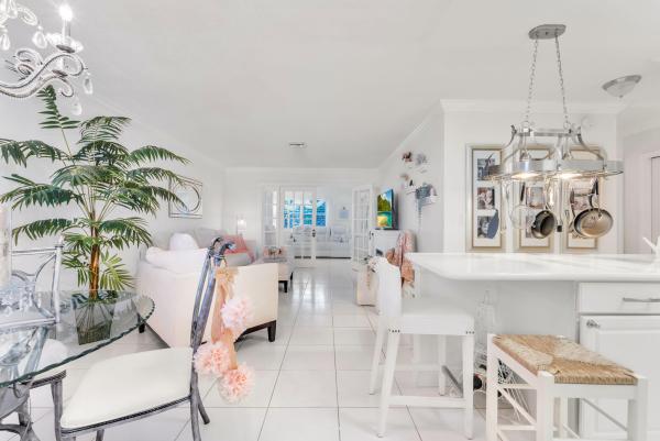 Venetian Park Gardens, 2131 NE 42nd Ct #211E, Lighthouse Point, Florida 33064, image 1