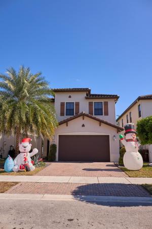 Bonterra, 9909 W 32nd Ln, Hialeah, Florida 33018, image 1