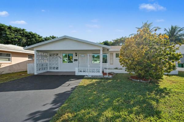 Mainlands Of Tamarac Lakes, 5612 NW 49th Ave, Tamarac, Florida 33319, image 1