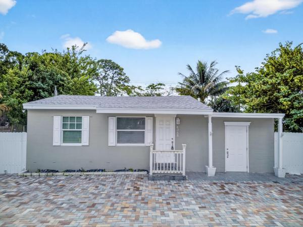 Delaware Manor, 4368 Sussex Ave, Lake Worth, Florida 33461, image 1