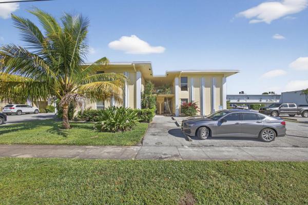 727 Hummingbird Way #6, North Palm Beach, Florida 33408, image 1