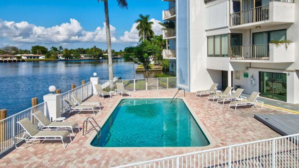 Rivers Bend, 1839 Middle River Dr #303, Fort Lauderdale, Florida 33305, image 3