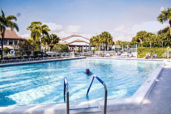 Park Pointe, 3304 Perimeter Dr, Greenacres, Florida 33467, image 1