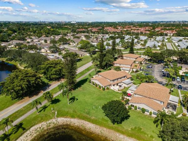 The Towns Of Lakeside Green, 4451 Willow Pond Rd #B, West Palm Beach, Florida 33417, image 1