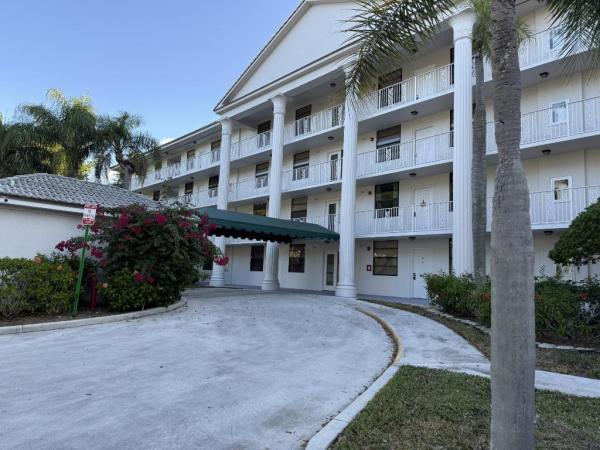 Whitehall, 3710 Whitehall Dr #401, West Palm Beach, Florida 33401, image 1