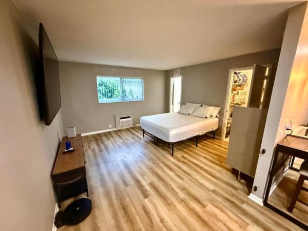 Sunrise Terrace, 1204 S Lake Dr #3, Lantana, Florida 33462, image 3