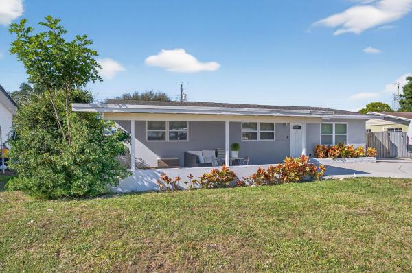 Palm Beach Gardens Estates, 511 Iris Ave, Palm Beach Gardens, Florida 33410, image 1