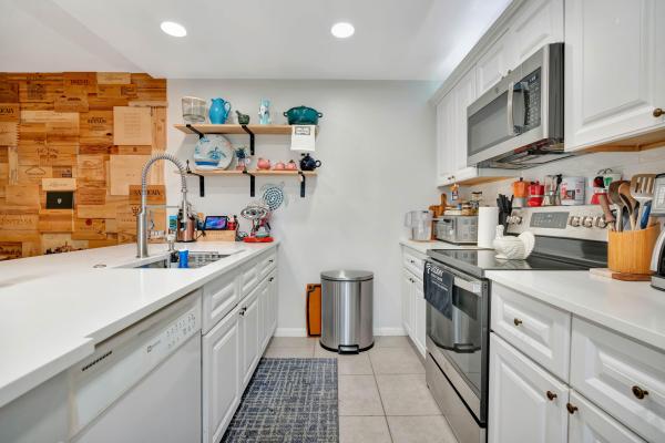 Village Of Sandalwood Lakes North, 148 Heritage Way, West Palm Beach, Florida 33407, image 1