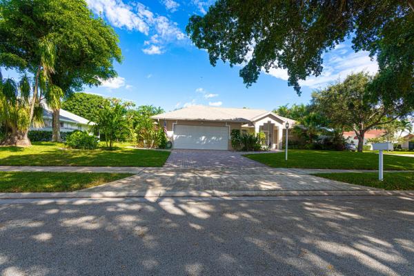 Fairways Of Delray, 2477 Par Cir, Delray Beach, Florida 33445, image 1