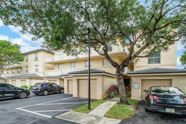 Arissa Place, 2040 Greenview Shores Blvd #223, Wellington, Florida 33414, image 2