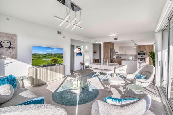 117 Lake Ave #204, Lake Worth, Florida 33460, image 1