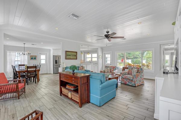 Palm Beach Shores Residential, 219 Claremont Ln, Palm Beach Shores, Florida 33404, image 1