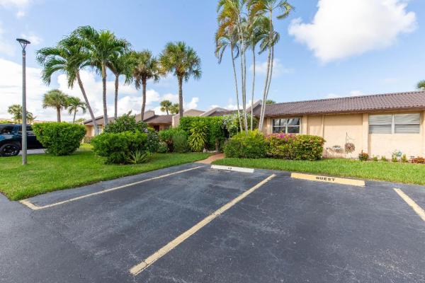 Golden Lakes Village, 147 Lake Gloria Dr, West Palm Beach, Florida 33411, image 2