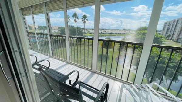 Huntington Lakes 2, 6936 Huntington Ln #405, Delray Beach, Florida 33446, image 1