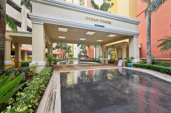 Marina Grande Club & Residences, 2640 Lake Shore Dr #1510, Riviera Beach, Florida 33404, image 2