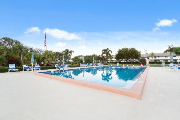 Tequesta Garden, 4 Garden St #204N, Tequesta, Florida 33469, image 1