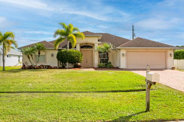 Southbend Lakes Estates, 555 SE Nome Dr, Port St. Lucie, Florida 34984, image 1